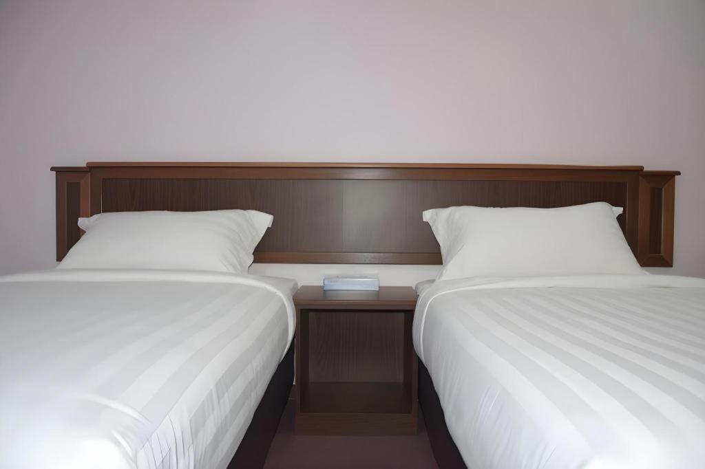 Id Hotel Yayasan Segamat Zewnętrze zdjęcie