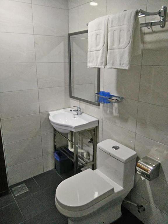 Id Hotel Yayasan Segamat Zewnętrze zdjęcie