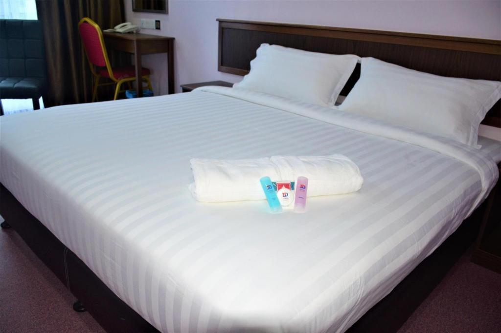 Id Hotel Yayasan Segamat Zewnętrze zdjęcie