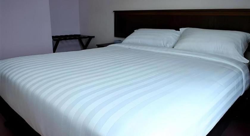 Id Hotel Yayasan Segamat Zewnętrze zdjęcie