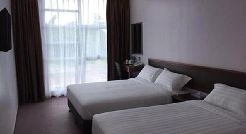 Id Hotel Yayasan Segamat Zewnętrze zdjęcie